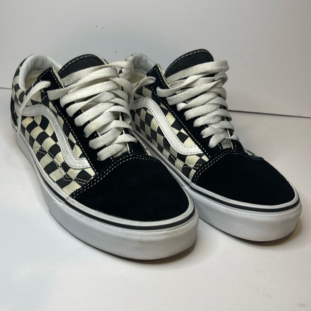 Vans Women's Black and White Checkered Sneakers